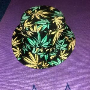 Leaf bucket hat one size